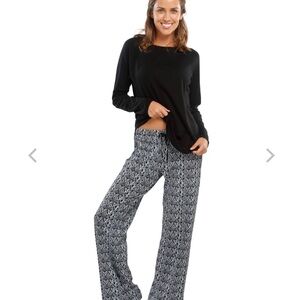 Jijamas Black Long Sleeve Top and Patterned Pants Set